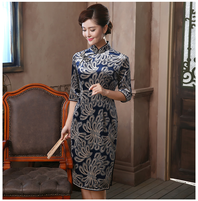 古韻貴媚旗袍，復古絲絨中袖旗袍裙