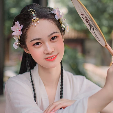 粉嫩花朵少女頭像，唯美古風(fēng)真人頭像