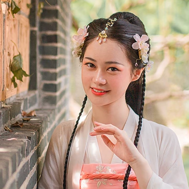 粉嫩花朵少女頭像，唯美古風(fēng)真人頭像