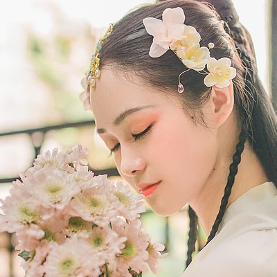 粉嫩花朵少女頭像，唯美古風(fēng)真人頭像