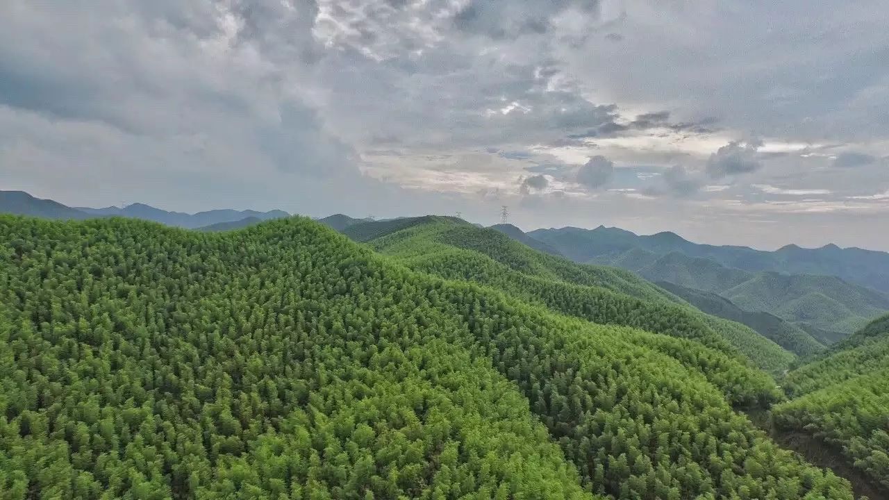 桐廬·云溪上，想要大片的田園被云朵環(huán)繞!