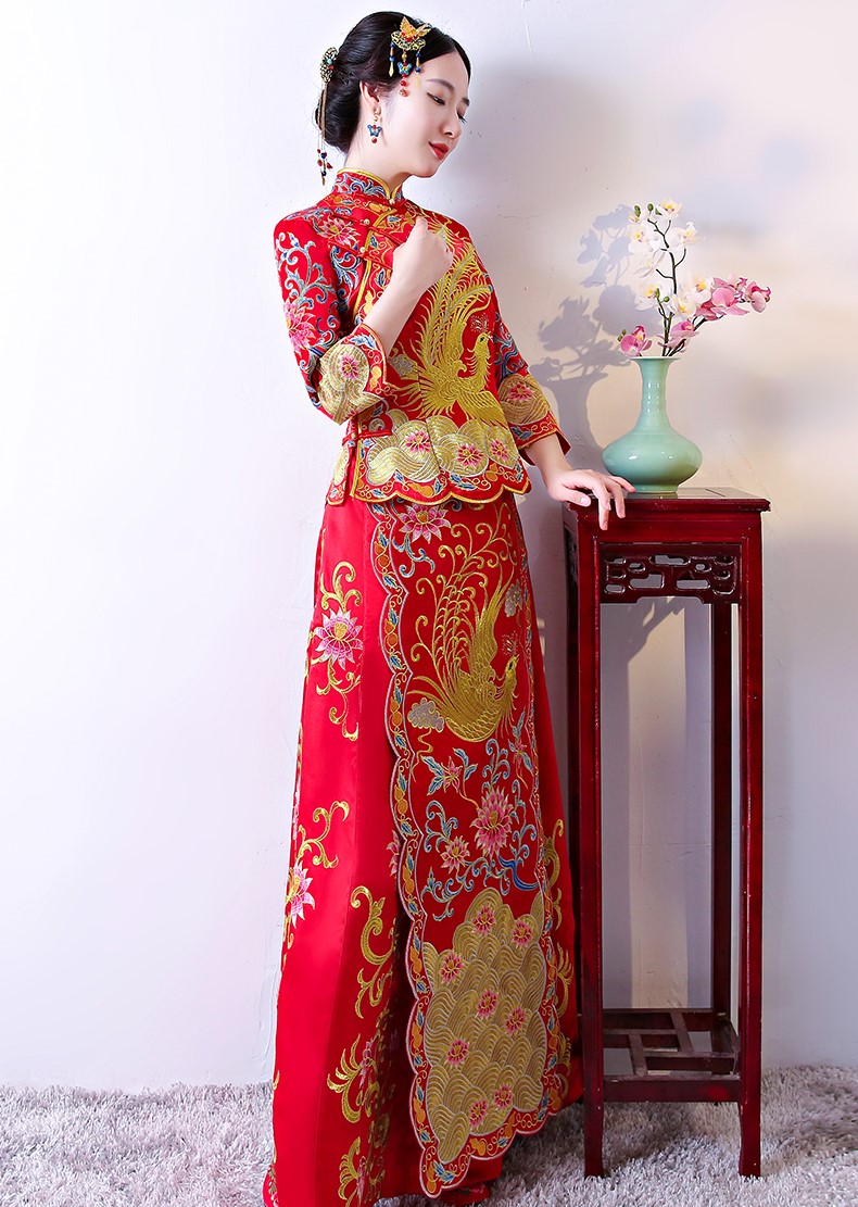 匠心啟航閱讀龍鳳褂中式禮服，奢華鳳凰刺繡新娘禮服
