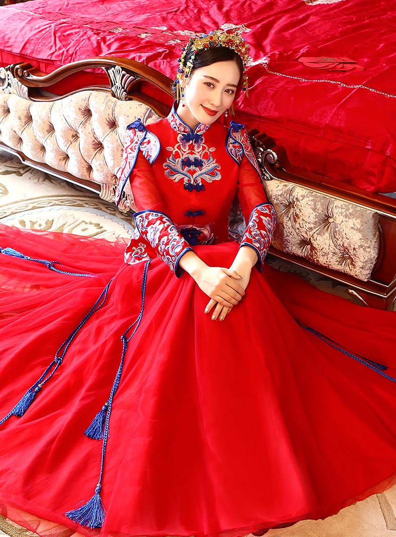 中國結(jié)傳統(tǒng)中式禮服，唯美秀禾服新娘禮服