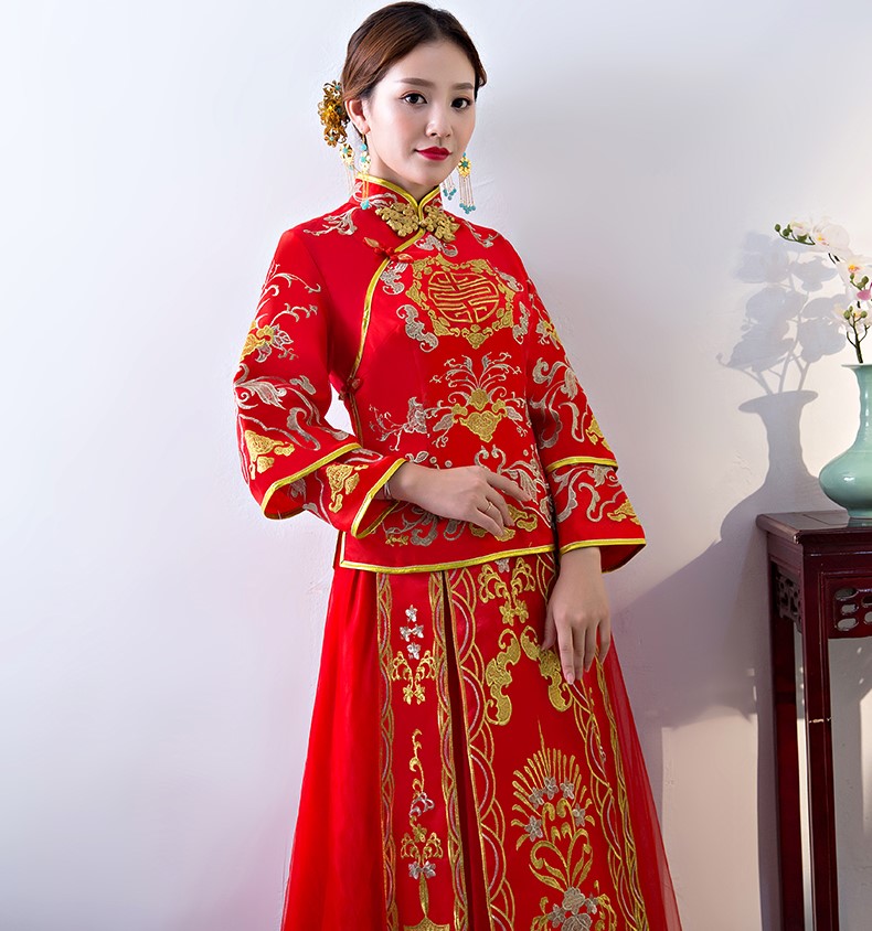 傳統(tǒng)韻味中式禮服，唯美秀禾服新娘禮服