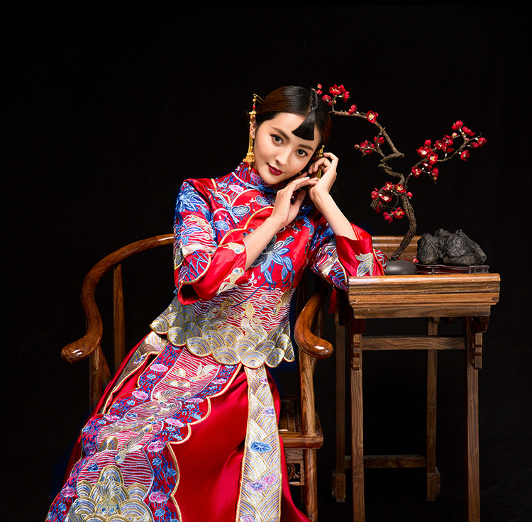 魚蓮嬉戲中式禮服，東方韻味新娘禮服