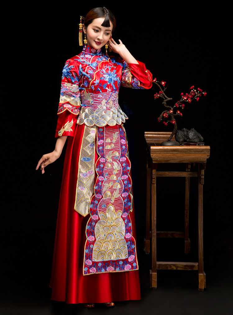 魚蓮嬉戲中式禮服，東方韻味新娘禮服