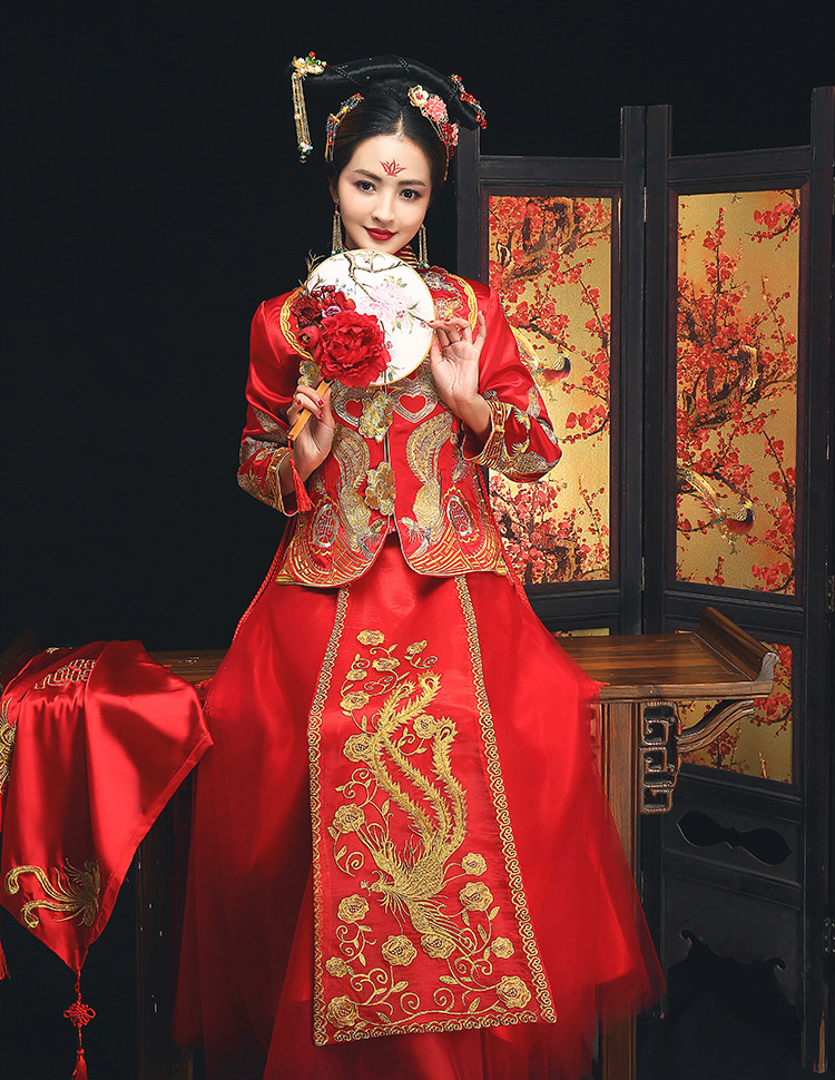 富貴金鳳中式禮服，別致飄帶新娘禮服