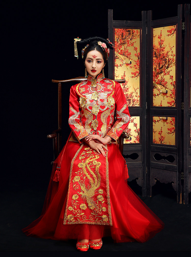 富貴金鳳中式禮服，別致飄帶新娘禮服