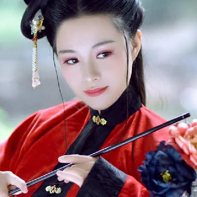 紅衣華服女生頭像，唯美古風(fēng)真人頭像