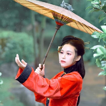 紅衣華服女生頭像，唯美古風(fēng)真人頭像