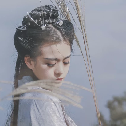 風(fēng)中俠客女生頭像，唯美古風(fēng)真人頭像