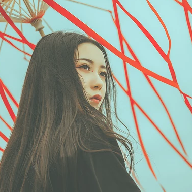 時尚漢服帶折扇女生頭像，唯美古風(fēng)真人頭像