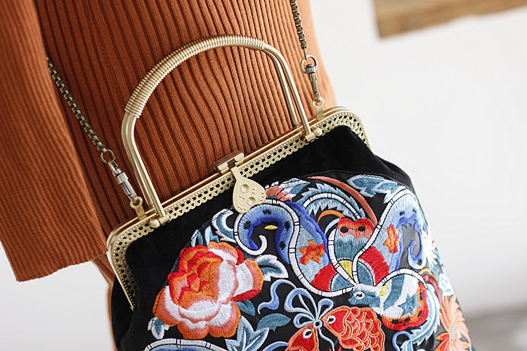 匠心啟航閱讀吉祥鯉魚圖案刺繡手工包