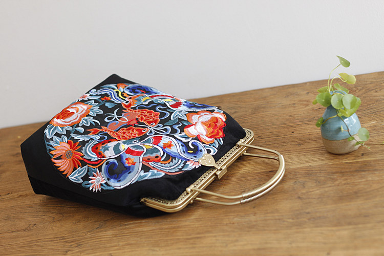 匠心啟航閱讀吉祥鯉魚圖案刺繡手工包