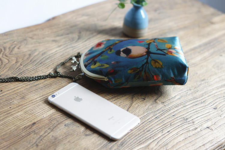 匠心啟航閱讀元素復(fù)古小鳥斜跨包，唯美手工包