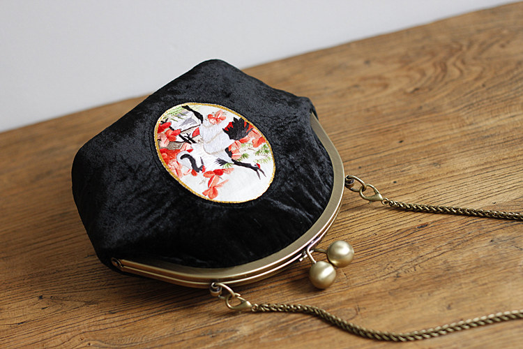 復(fù)古仙鶴刺繡斜跨包，唯美黑色絲絨手工包