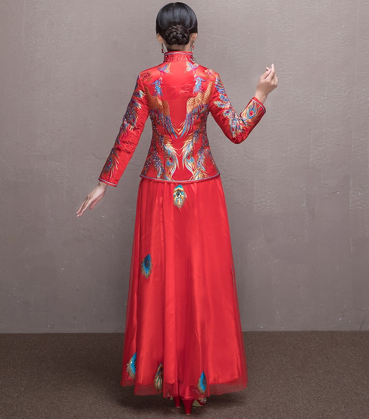 鳳凰刺繡新娘禮服，輕紗裙擺中式禮服