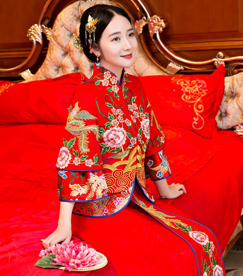 復(fù)古刺繡新娘禮服，古韻秀禾服中式禮服