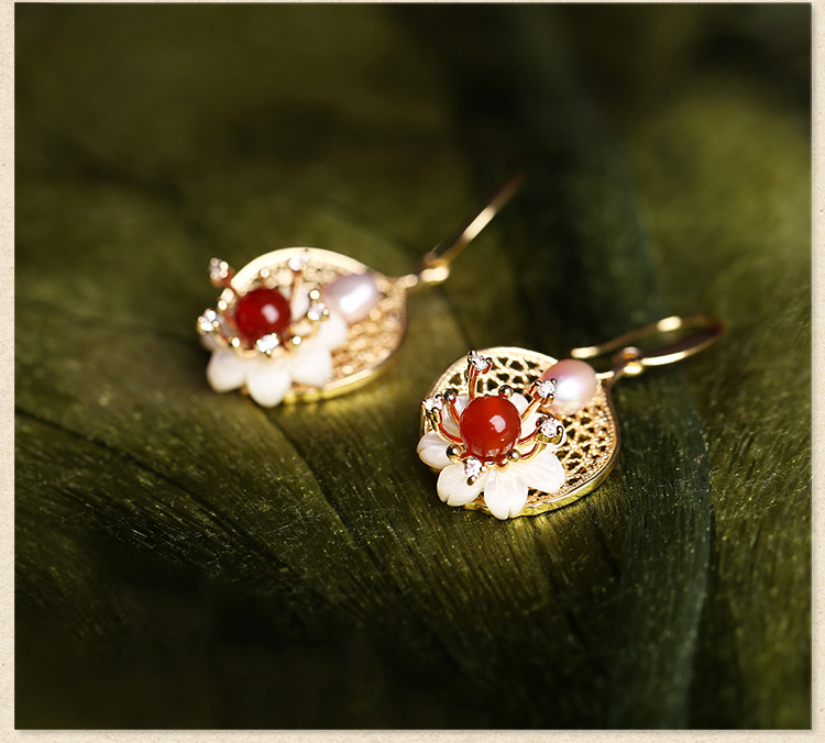 匠心啟航閱讀時(shí)尚氣質(zhì)耳環(huán)首飾