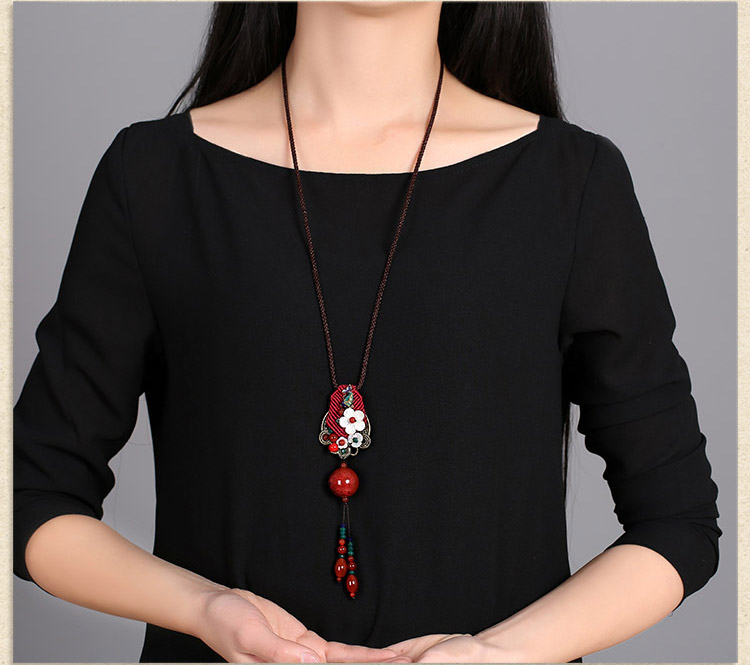 紅色民族風(fēng)毛衣鏈項(xiàng)鏈?zhǔn)罪? src="/yuedu/d/file/bigpic/190404/04/13-1G212141618-51.jpg" / data-WPVD="klRgdT"><br / data-Z5U3="m2n2BN">
	<img alt=