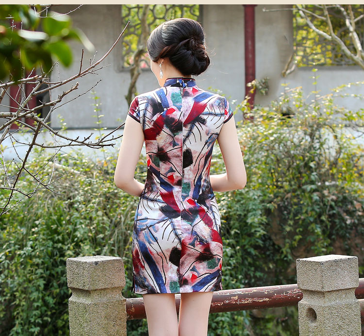 別樣風格典雅印花旗袍裙