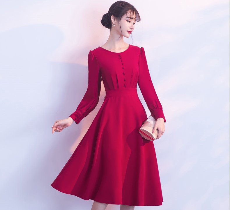 紅色長(zhǎng)袖收腰中式禮服，時(shí)尚蝴蝶結(jié)晚禮服