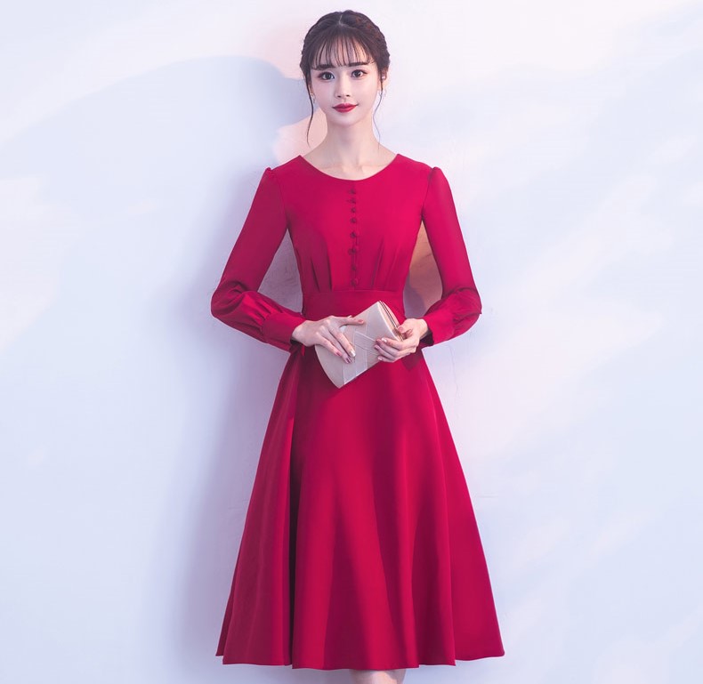 紅色長(zhǎng)袖收腰中式禮服，時(shí)尚蝴蝶結(jié)晚禮服