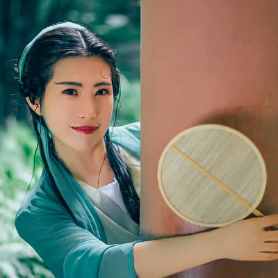 青青帶團扇女生頭像，唯美古風真人頭像