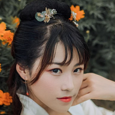 秋菊花香女生頭像，唯美古風(fēng)真人頭像