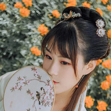 秋菊花香女生頭像，唯美古風(fēng)真人頭像