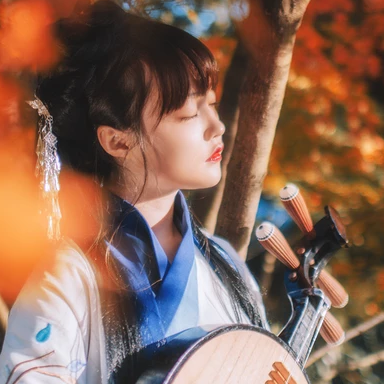 文藝彈琵琶女生頭像，唯美古風真人頭像