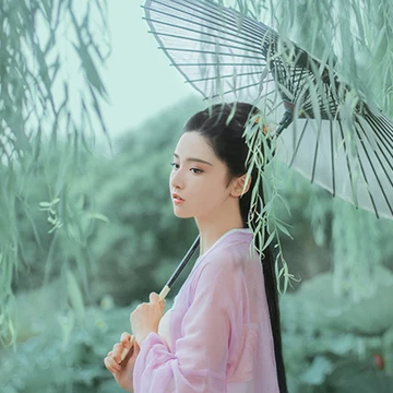 柳下紫衣帶傘頭像，唯美古風(fēng)真人頭像