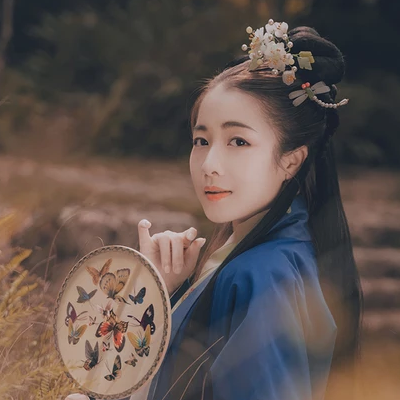 云鶴漢服帶傘頭像，唯美古風(fēng)真人頭像