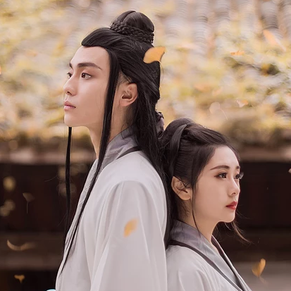 銀杏樹下情侶頭像，唯美古風(fēng)真人頭像