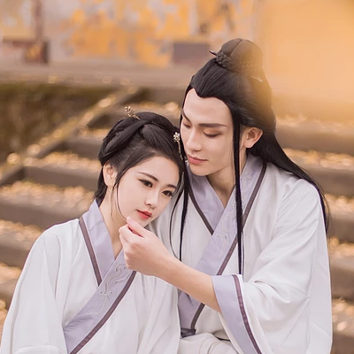 銀杏樹下情侶頭像，唯美古風(fēng)真人頭像