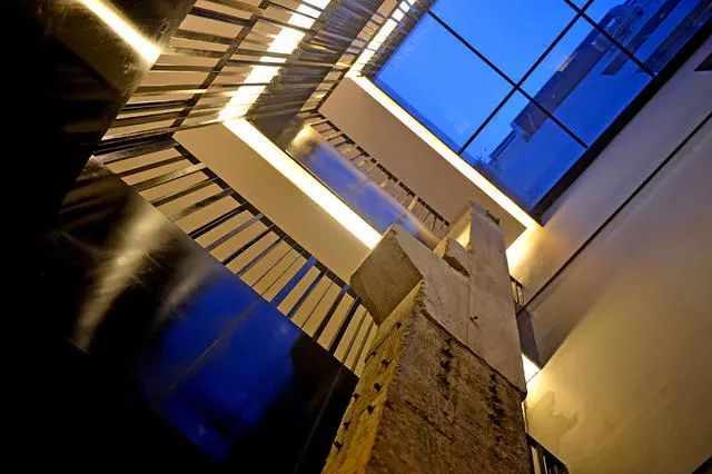 杭州·秀酒店，像上世紀(jì)劇場(chǎng)上演一場(chǎng)故事