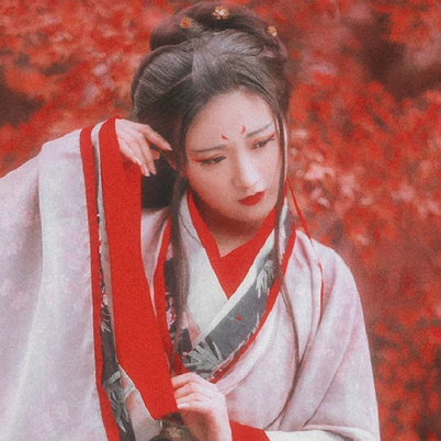 楓葉紅女生頭像，唯美古風(fēng)真人頭像