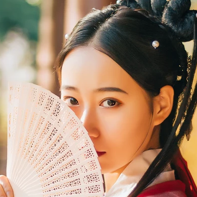 紅紗帶折扇女文藝生頭像，唯美古風真人頭像