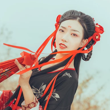 紅妝帶紅傘女生頭像，唯美古風(fēng)真人頭像