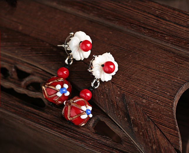 匠心啟航閱讀貝殼花朵紅琉璃耳釘復(fù)古風(fēng)耳環(huán)