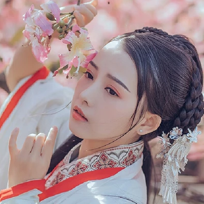粉色木棉花少女頭像，唯美古風(fēng)真人頭像
