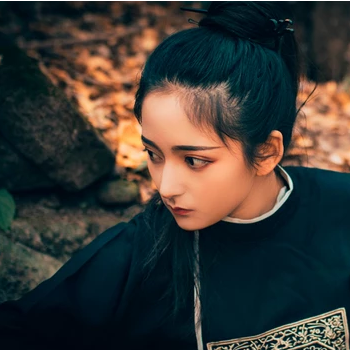 霸氣帶兵器俠客女生頭像，唯美古風(fēng)真人頭像