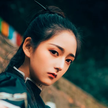 霸氣帶兵器俠客女生頭像，唯美古風(fēng)真人頭像