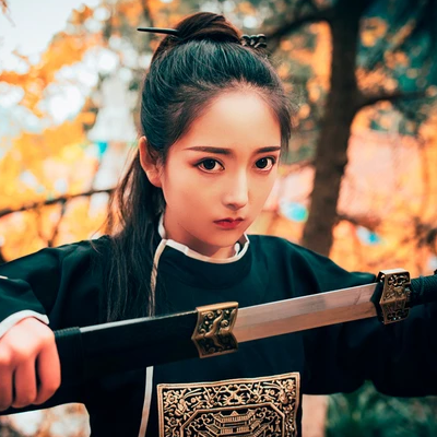霸氣帶兵器俠客女生頭像，唯美古風(fēng)真人頭像