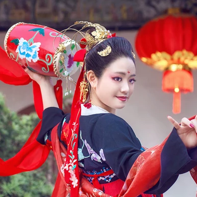 嬌艷紅色帶傘女生頭像，唯美古風(fēng)真人頭像