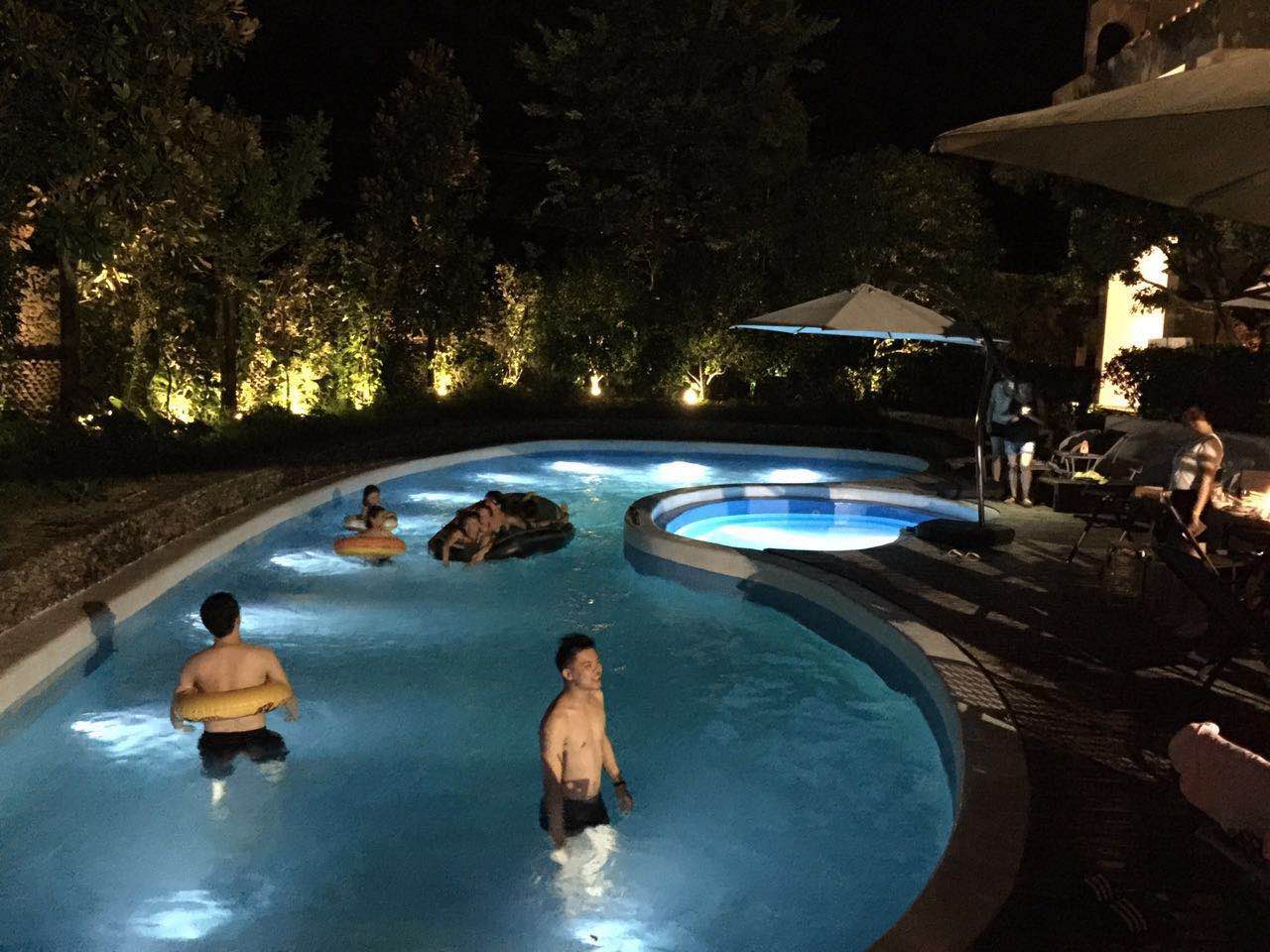 讓時(shí)光和經(jīng)歷變成一本書(shū)：中國(guó)首家圖書(shū)館民宿