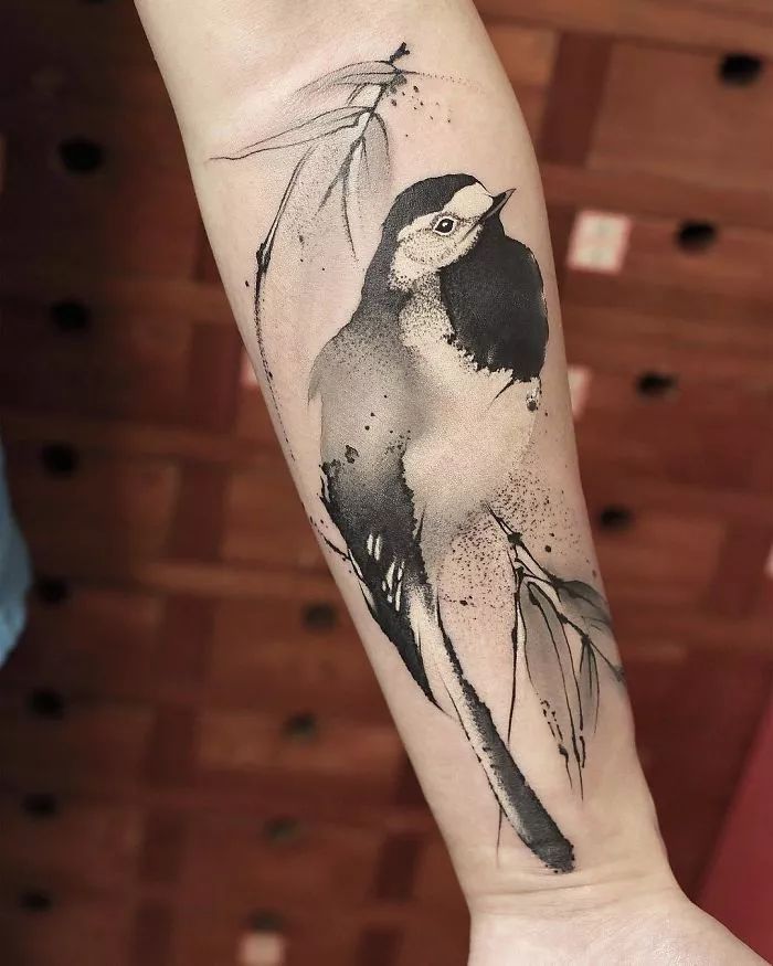 水墨人體彩繪藝術(shù)，傳統(tǒng)國(guó)畫(huà)與時(shí)尚刺青的融合