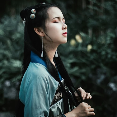 古典淡雅帶團扇頭像，唯美古風(fēng)真人頭像