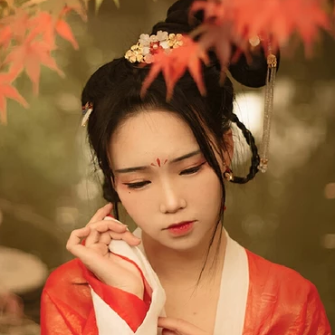 楓葉秋意文藝女生頭像，唯美古風(fēng)真人頭像