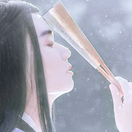 雪景翩翩公子帶折扇頭像，唯美古風(fēng)真人頭像
